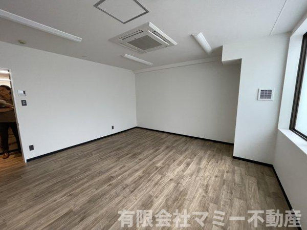 【諏訪栄町レンタルオフィスAの内装】