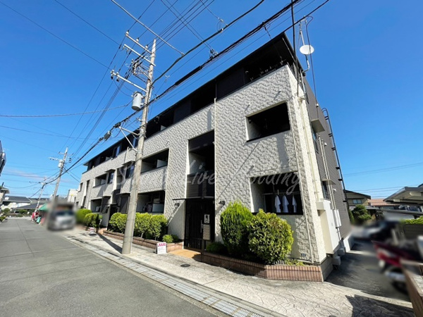 海老名市東柏ケ谷のアパートの外観