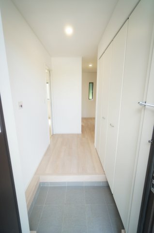 【Kolet千葉川戸町の玄関】