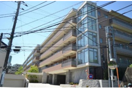 横浜市中区根岸旭台のマンションの外観