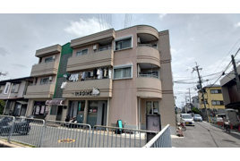春日アバンティの外観