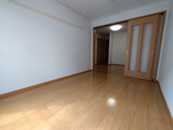 【クレアトゥール　Ｂの洋室】