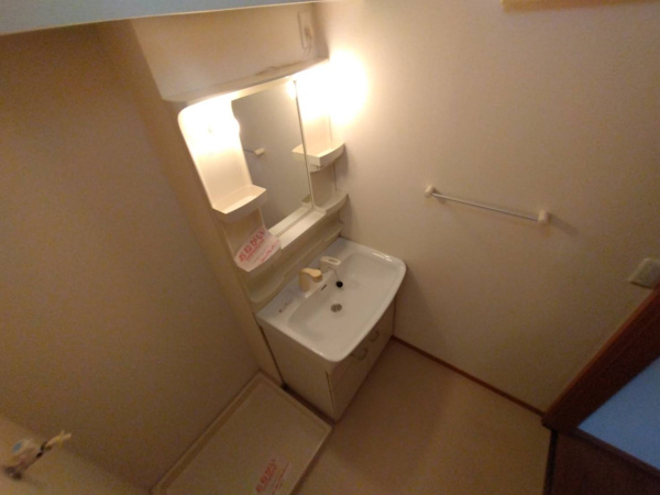 【クレアトゥール　Ｂの洗面所】