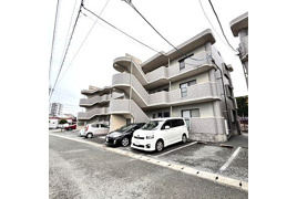 ライフパークA棟の外観