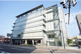 コズミックスⅡの外観