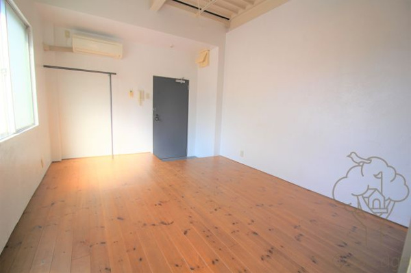 Azuma Apartmentの内装