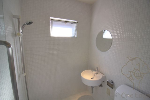 Azuma Apartmentの浴室