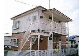 遠野市松崎町白岩のアパートの外観