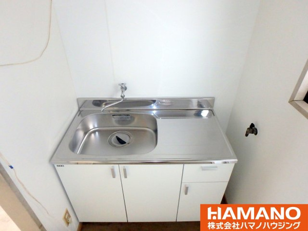 【中沢ビルのキッチン】