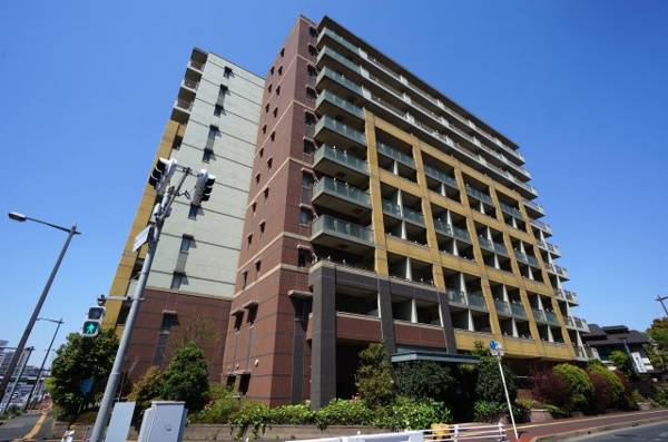 【千葉ポートイーストの外観】