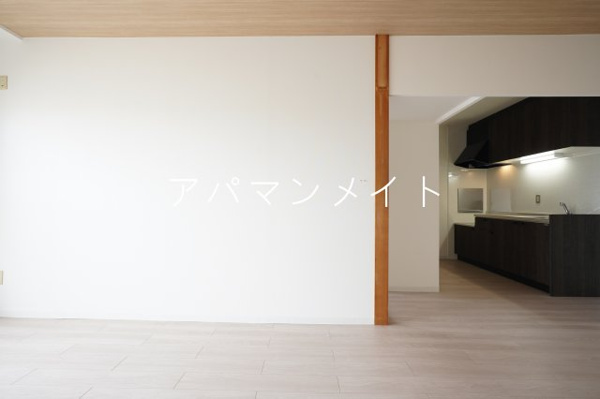 【エスポワールいずみ野の居間】