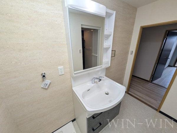 ソサエティ服部の独立洗面台