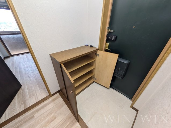 ソサエティ服部の玄関