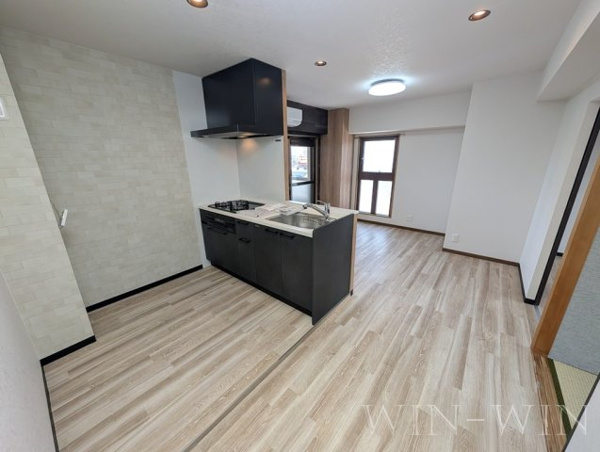 ソサエティ服部の内装