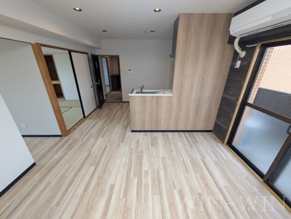 ソサエティ服部の居間