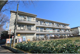 出下マンション　Ａ棟の外観