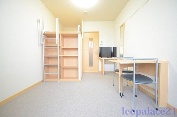 レオパレス森ノ宮中央の居間