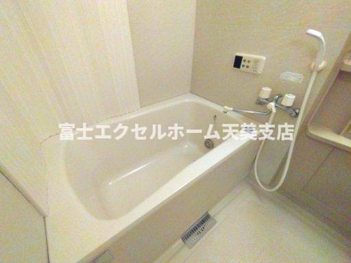 【カステルヴェッチオの浴室】