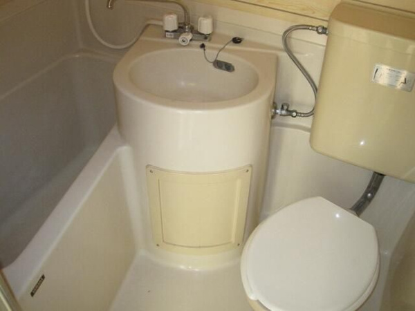 【スターハイツ横須賀中央の浴室】