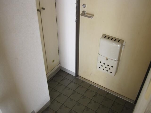 【スターハイツ横須賀中央の玄関】