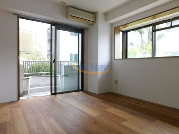 【ヴィラヴェルディ3番館の寝室】