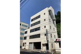 スズキビルの外観