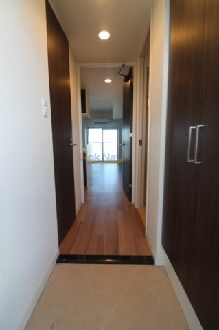 【プレサンス京町堀ノースの玄関】