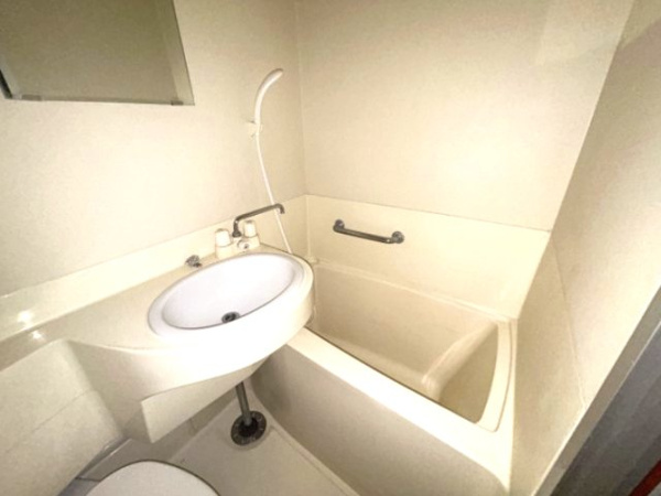 アポスタ蔵本公園の浴室