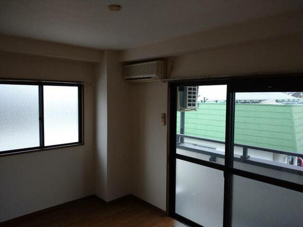 ＹＭＯ弦巻の内装