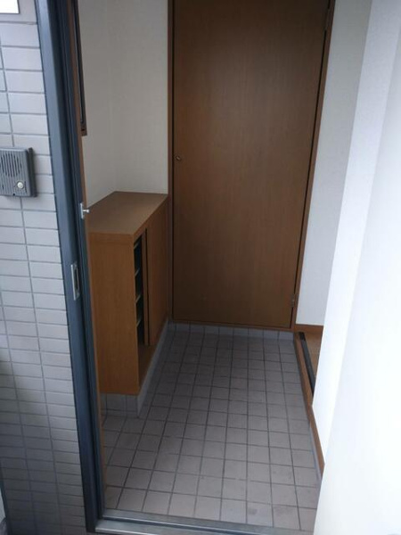 ＹＭＯ弦巻の玄関