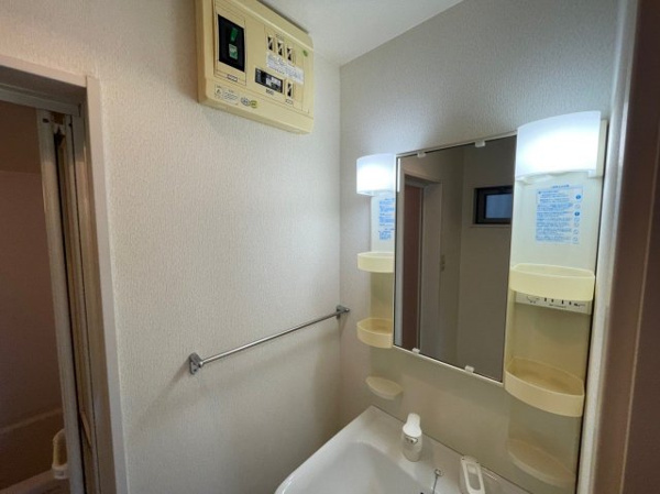 クレフラスト貝塚駅北の洗面所