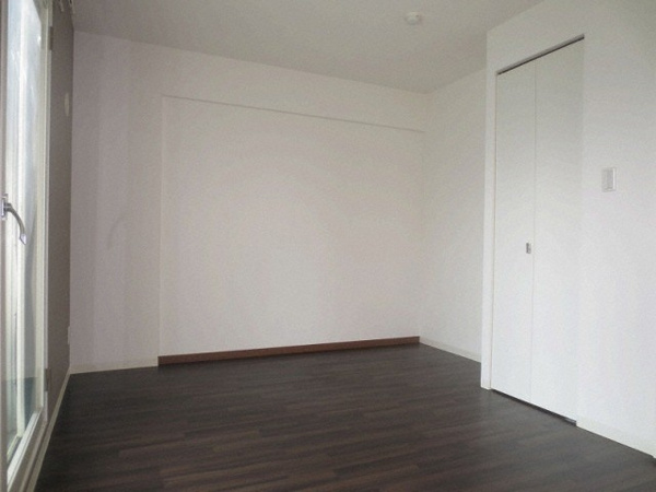 グランドサクセス中島公園の洋室