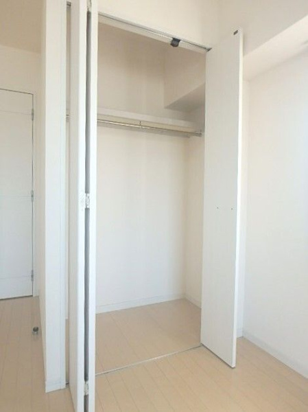 イルミオポストの洋室