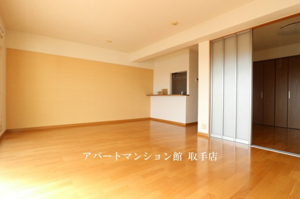 【メゾン・ボヌールの居間】