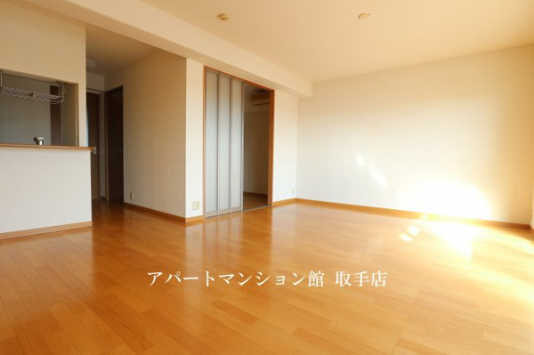 【メゾン・ボヌールの居間】