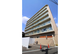 AULII Osakaの外観