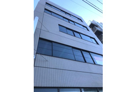 司ビル及び荷捌き場の外観