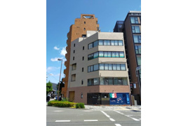 新近江ビルの外観