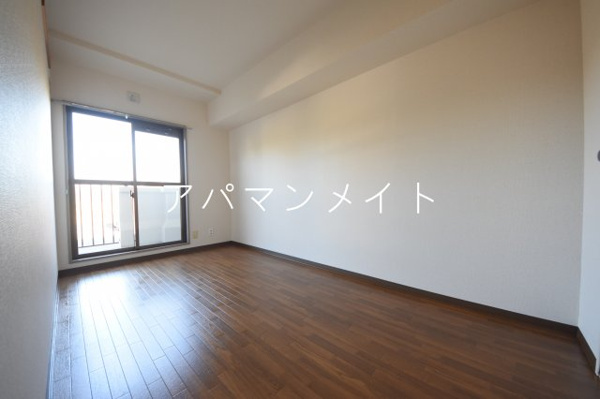 【グラスイン笹山の洋室】