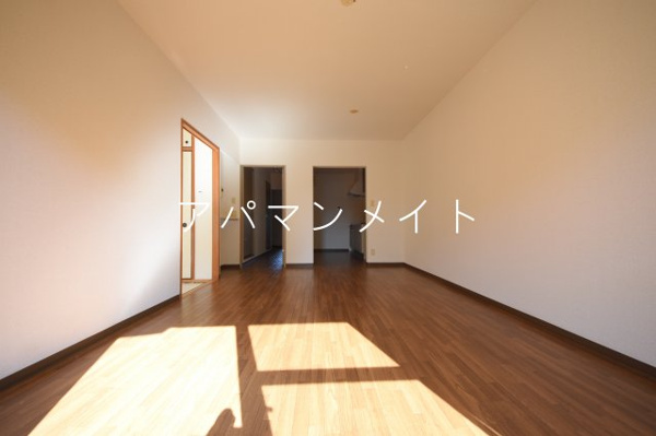 【グラスイン笹山の居間】