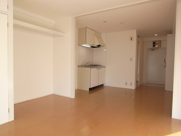 東信松涛マンションの居間