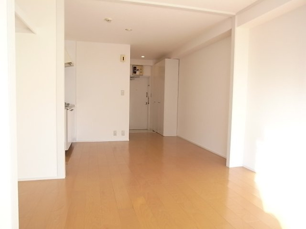 東信松涛マンションの居間