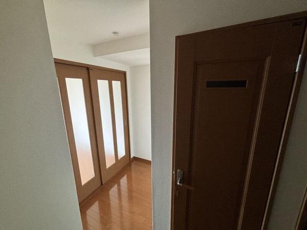 ヤマグチビルの居間