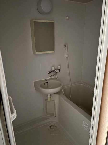 ヤマグチビルの浴室