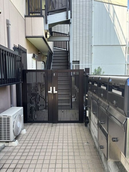 ヤマグチビルのエントランス