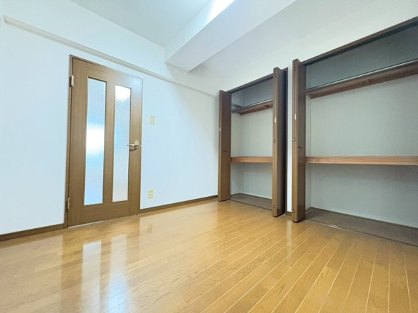杉本ビルの洋室