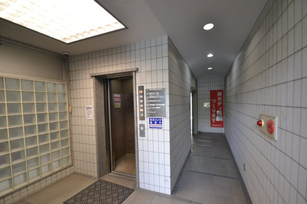 【アイビスプラザのエントランス】