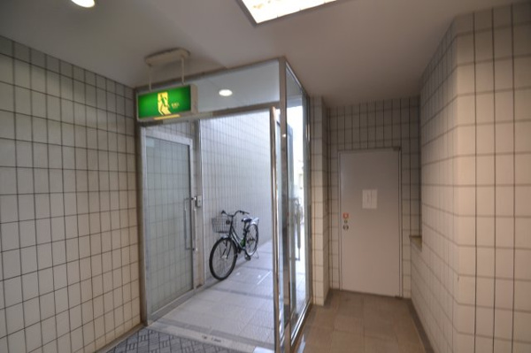 【アイビスプラザのエントランス】