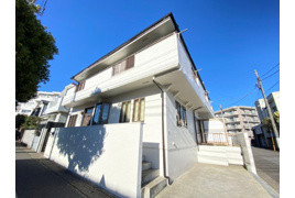 平塚市夕陽ケ丘のアパートの外観