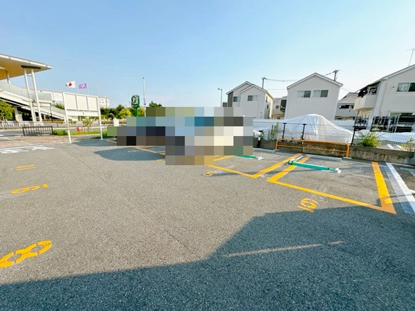 クレイノコンフォーティア　SRの駐車場